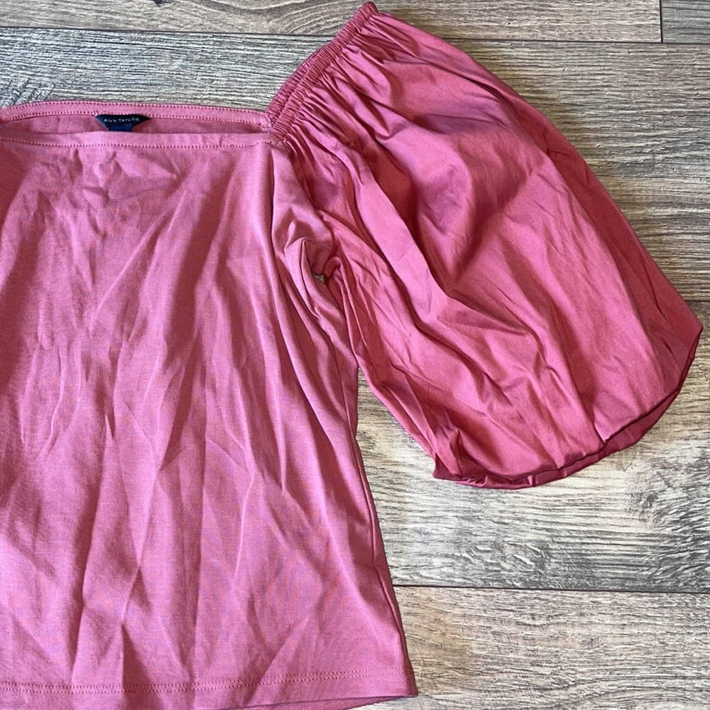 NWT Ann Taylor puff sleeve top